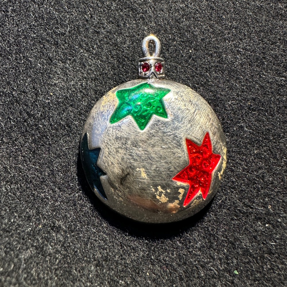 Liz Claiborne Christmas Ornament Brooch Pendant Silver Tone Enamel Stars